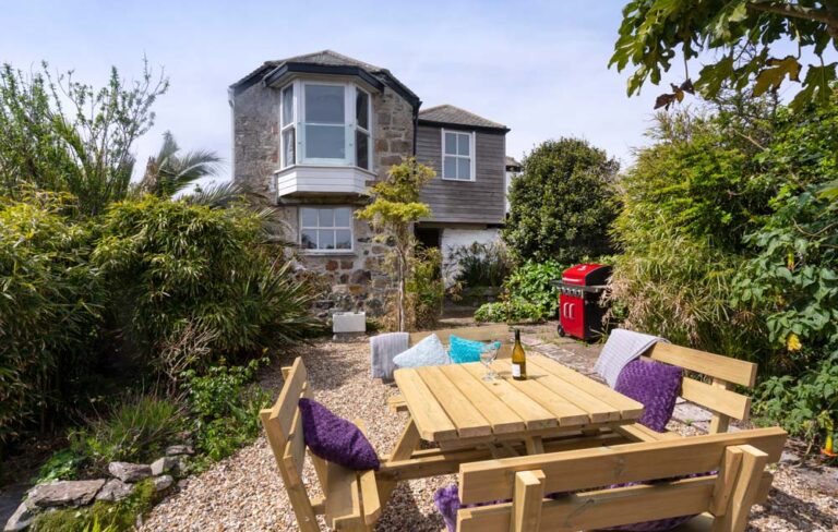 AYR FARMHOUSE 2 026