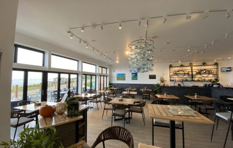 Quarterdeck Restaurant 800x600