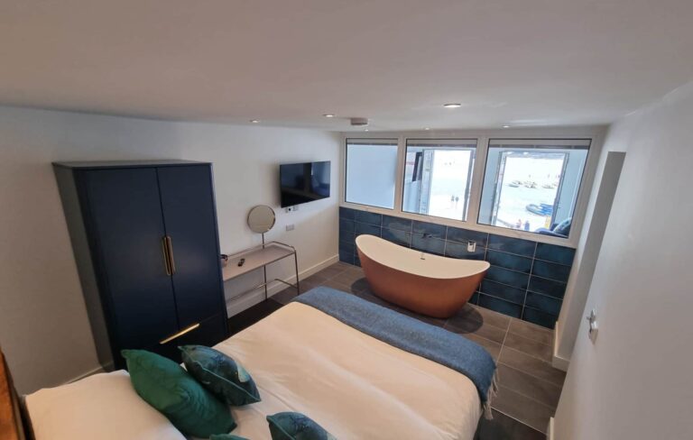 St Ives Harbour Apartments Bed2