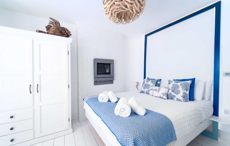 St Ives House 11
