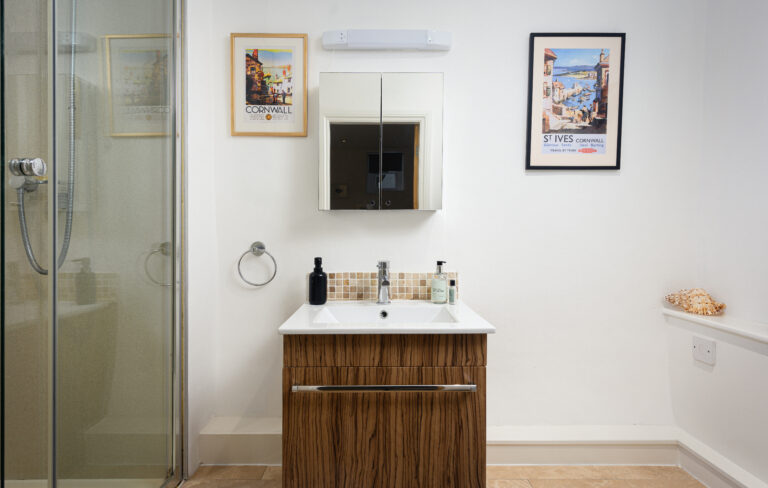 St Peters Studio Bathroom Edit