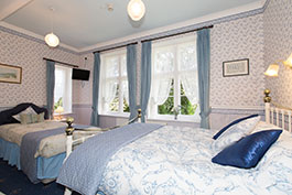 Room4